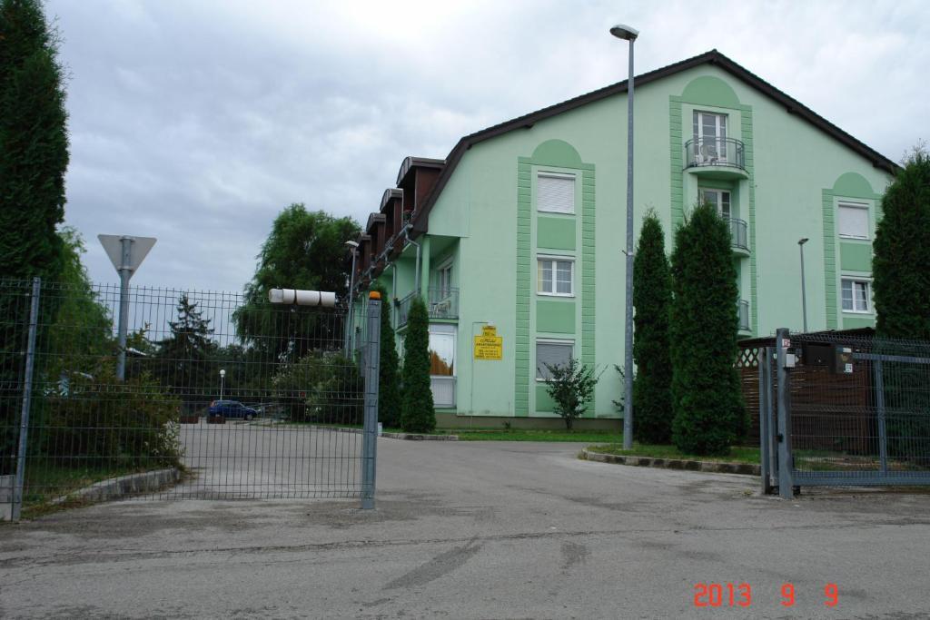 Holdlux Apartmanok Sárvár 외부 사진